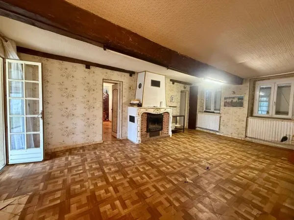 A 15 minutes de Patay, CHARMANTE MAISON EN PIERRE AVEC GRAND JARDIN ET BEAU POTENTIEL