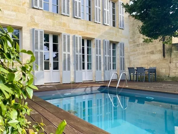 Maison de ville avec piscine - Saint-Emilion