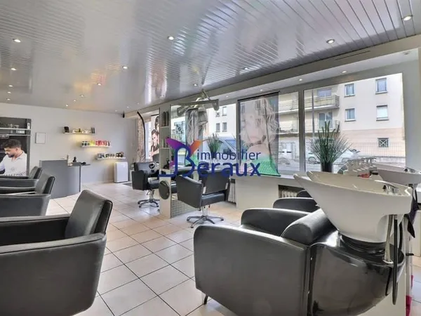 Fonds de commerce 3 pièces 122 m²