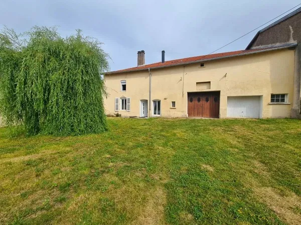 À vendre - Ensemble immobilier composé de deux maisons, grange et dépendance sur 3017 m² de terrain 