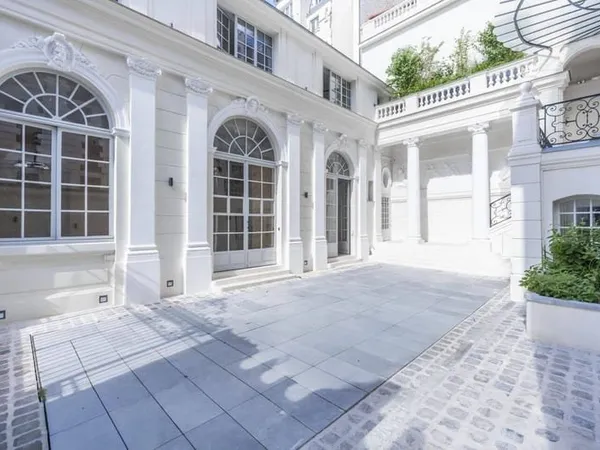 Bureaux 938 m²