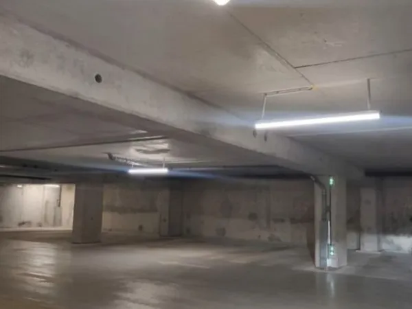 Place parking proche Métro 4 et RER B