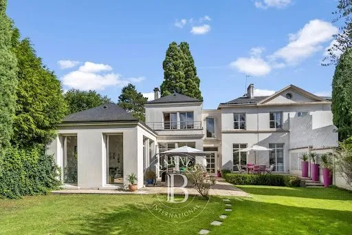 Maison 9 pièces 278 m²