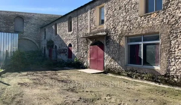 Local commercial 166 m²