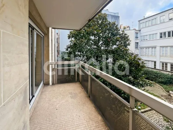 Studio 1 pièce 27 m²