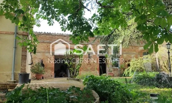 Belle demeure du XV -ème siècle au charme authentique
