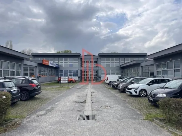 Bureaux 810 m²