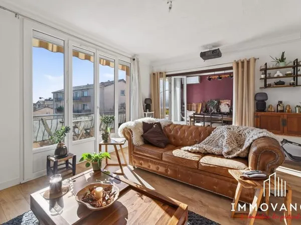 VENTE APPARTEMENT EN DERNIER ETAGE AVEC VUE DEGAGEE