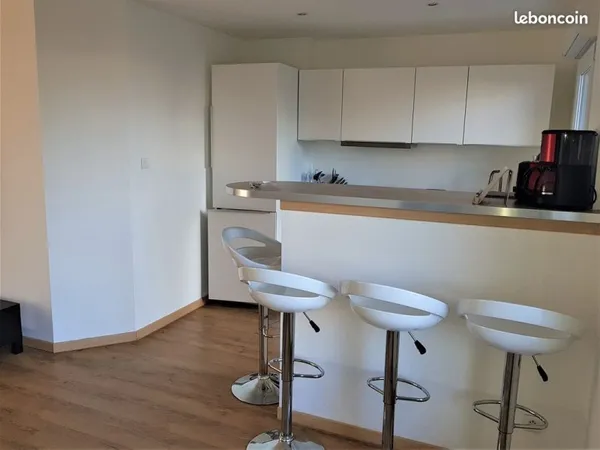 Apt t4 meuble- 67 m² - arenes/metro - balcon/pkg