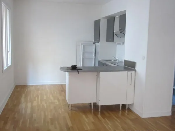 SUITE SEPARATION VEND F2 46 m2 PROX HALLES AUX TOILES