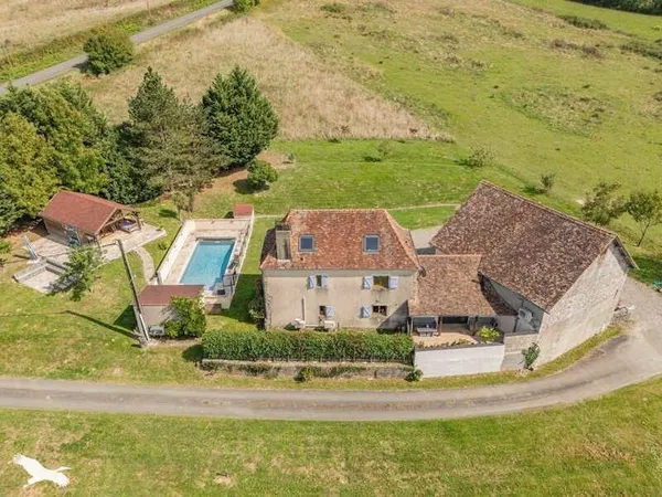 Maison 9 pièces 225 m²