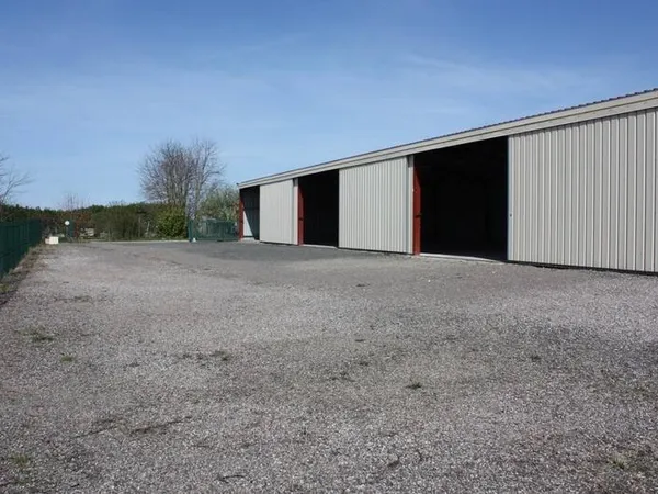 Entrepôt 447 m²