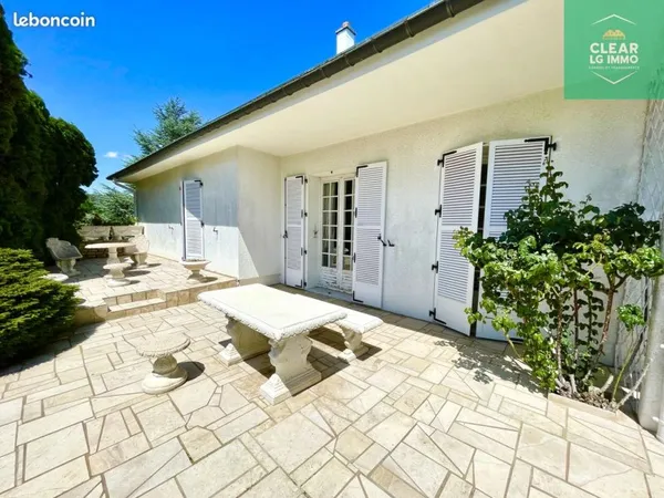 Villa 9 pièces 220 m²