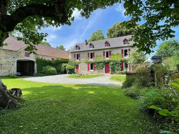 Maison 6 pièces 266 m²