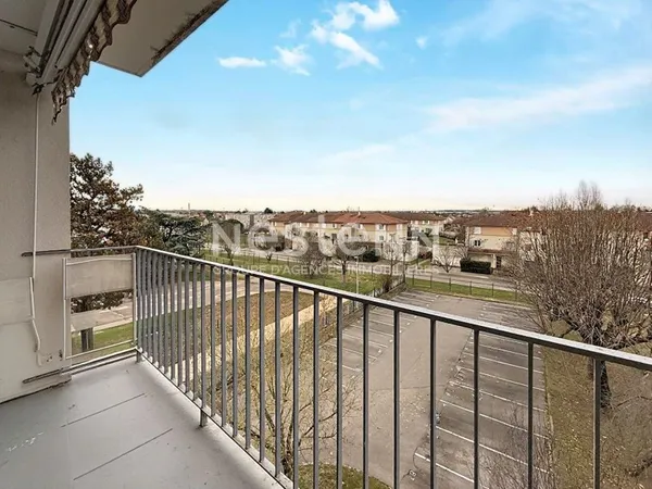 Appartement 4 pièces 2 chambres 1 bureau avec cave et parking - 69500 BRON