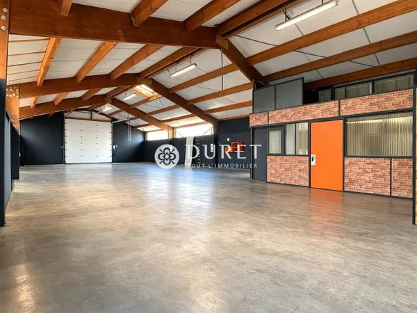 Local commercial 300 m²