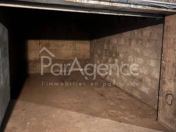Parking 13 m²