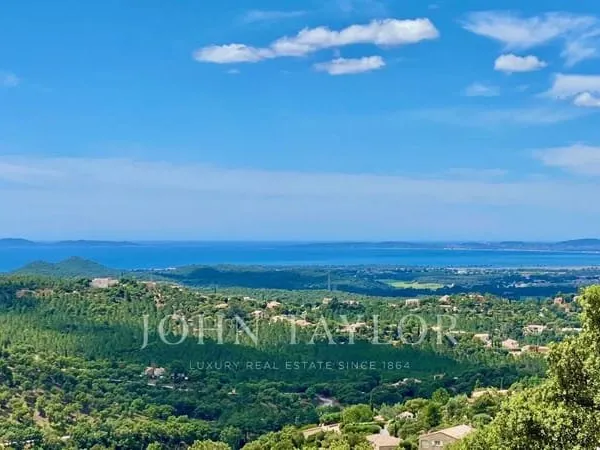 Domaine de Valcros Terrain constructible avec permis de construire - Vue mer panoramique