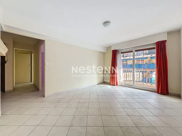 Golfe-Juan - 3P - 62 m2 - Centre ville - Terrasse - Parking - Cave - Proche mer