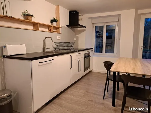 Appartement T3 duplex avec terrasse, centre ville de Mayenne