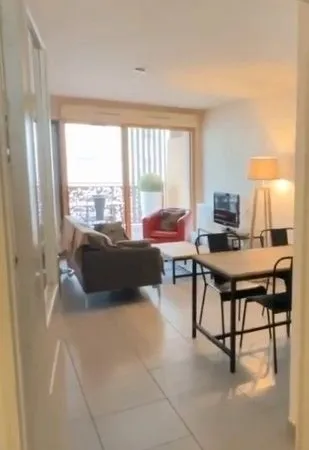 Jolie T3 de 69 M2 hyper centre