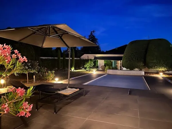 Propriété 6 pièces 240 m²
