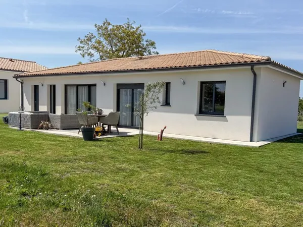 Superbe maison de 112m2 sur un terrain de 600m2.