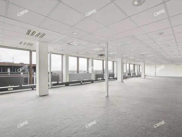 Bureaux 2 pièces 1832 m²