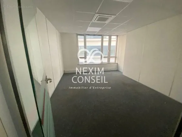 Commerce 2 pièces 252 m²