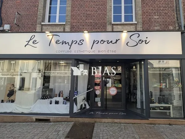 Local commercial 4 pièces 294 m²