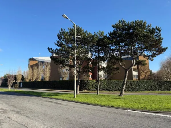 Appartement type 2 pièces et place de parking loués