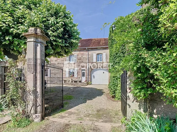 Maison 12 pièces 323 m²