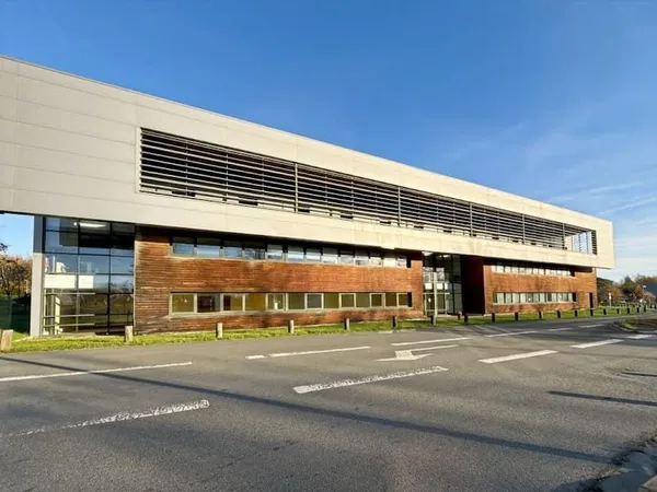 Bureau et espace de travail Location Saint-Jean-de-Braye   3250€
