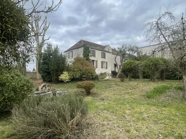 Maison 10 pièces 240 m²