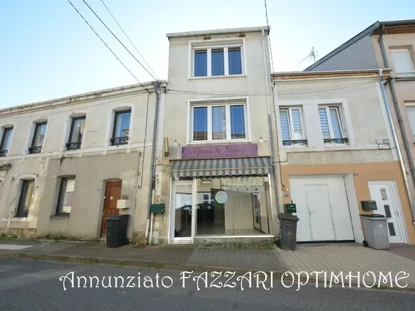 À VENDRE en exclusivité - Immeuble avec local commercial et appartement - Montmédy (55) - Proche Bel
