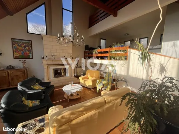 Maison 10 pièces 210 m²