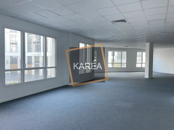 Local professionnel 364 m²