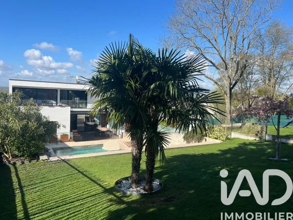 Maison 7 pièces 205 m²