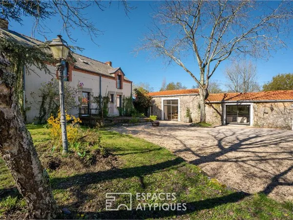 Elégante propriété de caractère et sa maison d'invités