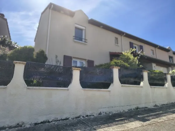 Maison individuelle a bel air , rare .4 chambres