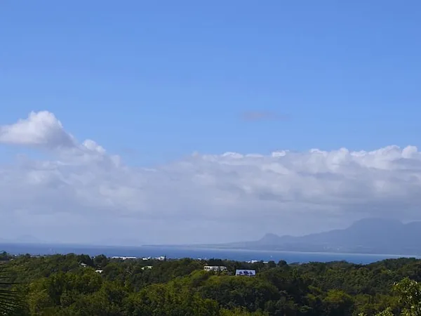 Propriété de 28270m2 avec maison de r