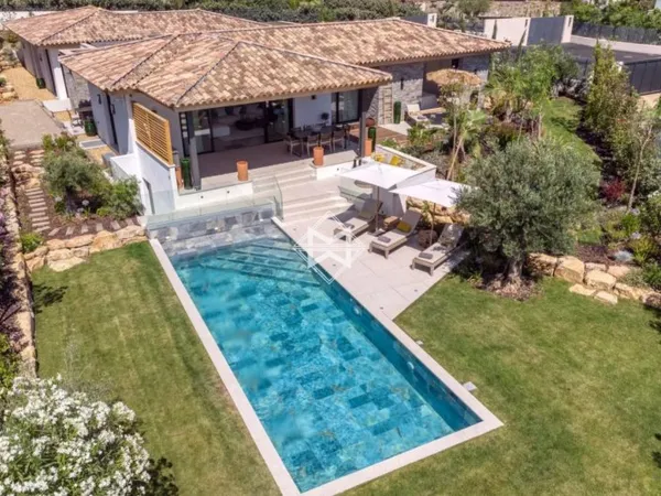 Villa haut de gamme neuve - plage à pieds - Domaine privé