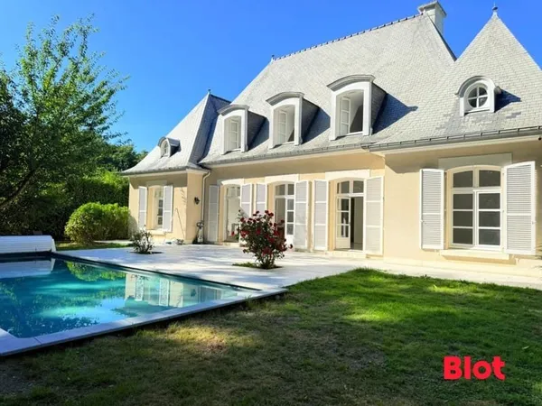 A LOUER PAR BLOT IMMOBILIER - VERN SUR SEICHE - MAISON DE PRESTIGE DE 240M2