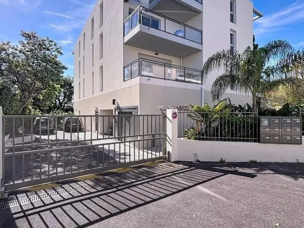 Appartement 3 pièces haut de gamme à deux pas du port