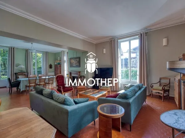 Maison 11P + C 343 m3