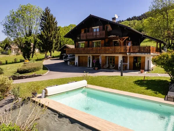 Faverges-Seythenex - Chalet de charme avec piscine