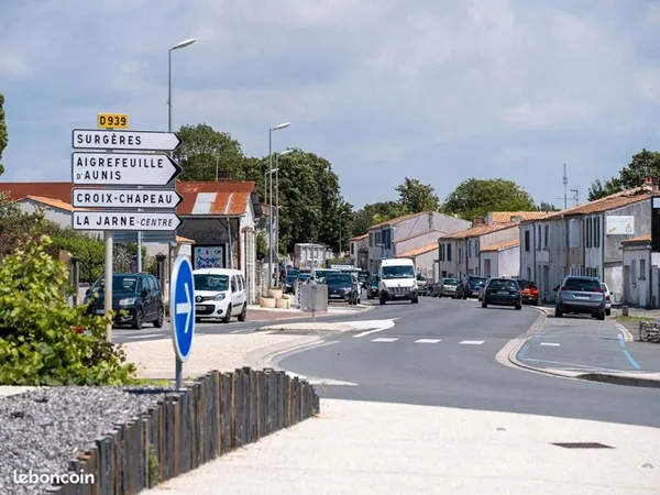 Local commercial 109 m² LA JARNE