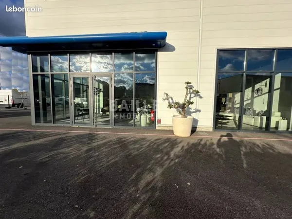 Local commercial 225 m² Fréjus