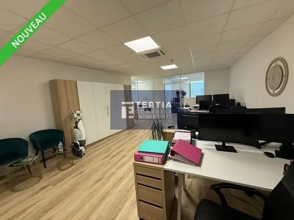Bureau 94 m²