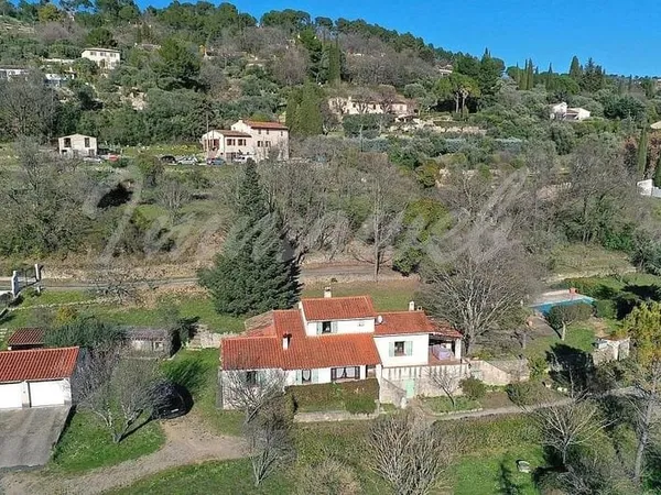 Proche village Maison de 120m² avec 4 chambres - Fayence